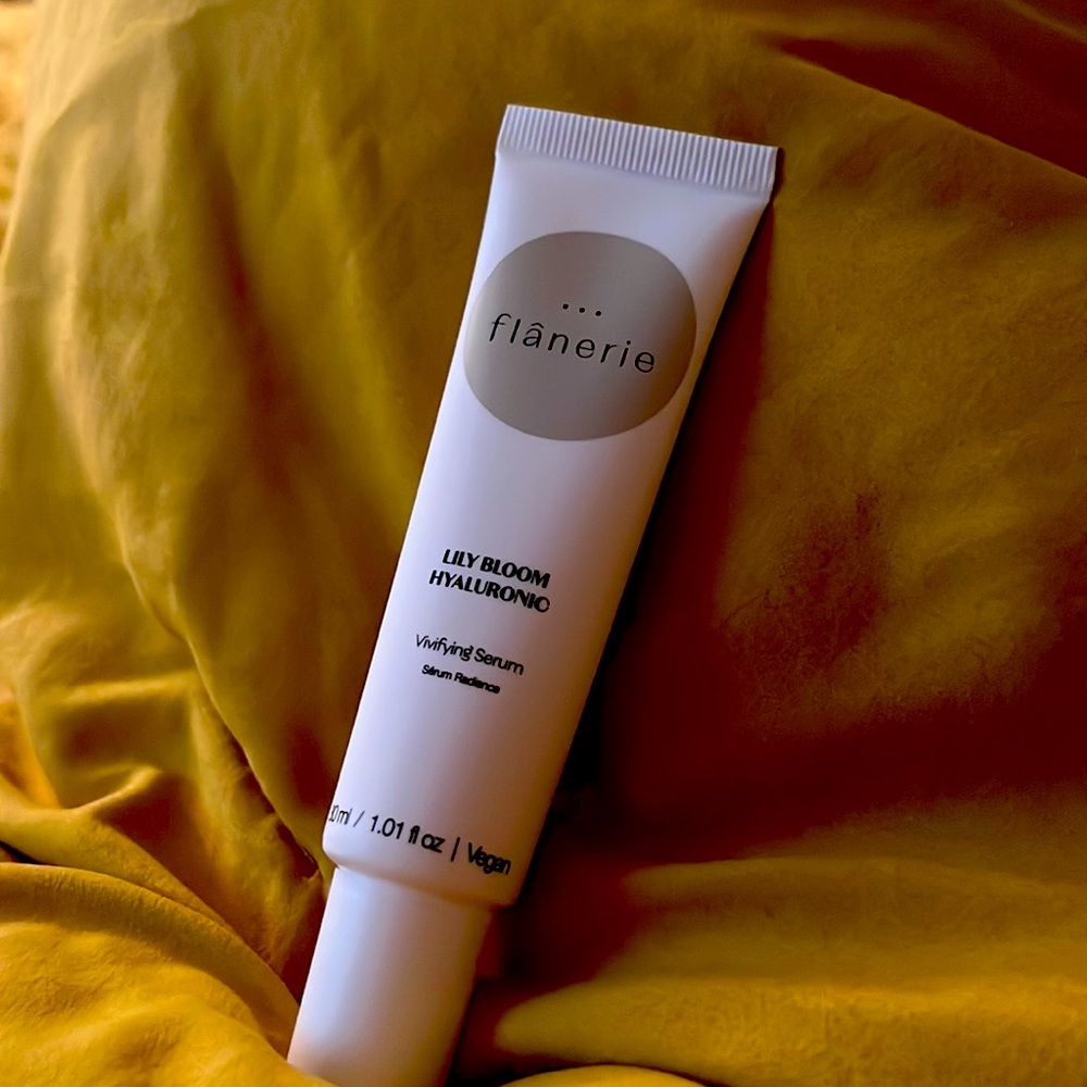 2/$25 Flanerie Lily Bloom Hyaluronic Vivifying Serum